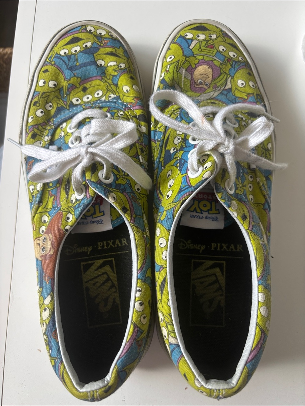 Vans women size 8 1/2 Toy Story Alien Print Sneakers - Green/Blue